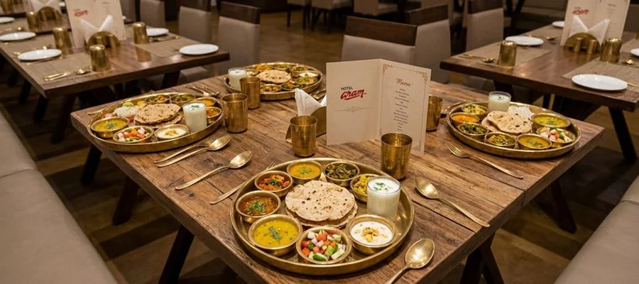 Guide to the best pure vegetarian restaurants in Jamnagar featuring Gujarati thali